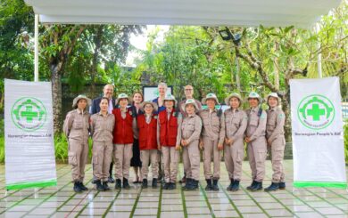 Group photo between the G4 Ambassadors with NPA Hue female staff